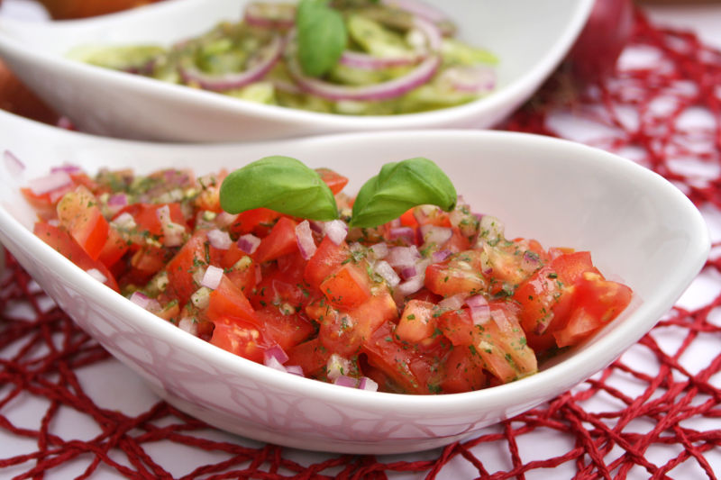 Tomatensalat mit roten Zwiebeln | Vertigo